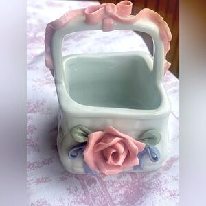 Silvestri ceramic basket- vintage
